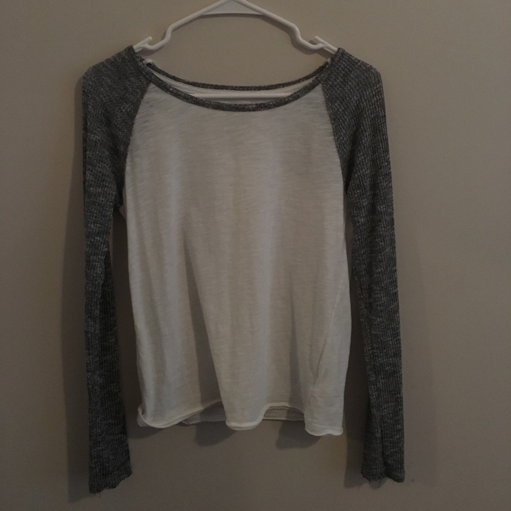 🗿🏐AEROPOSTALE white and grey baseball tee. 🏐🗿